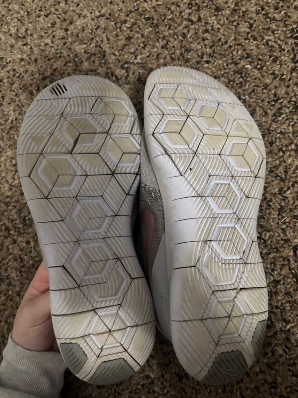 Nike 7.5 Women's Light Gray Trainers with Rose Gold Swoosh - Picture 7 of 7